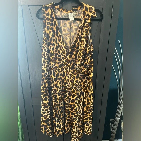 Leopard Print Sleeveless Dress - Picture 1 of 6